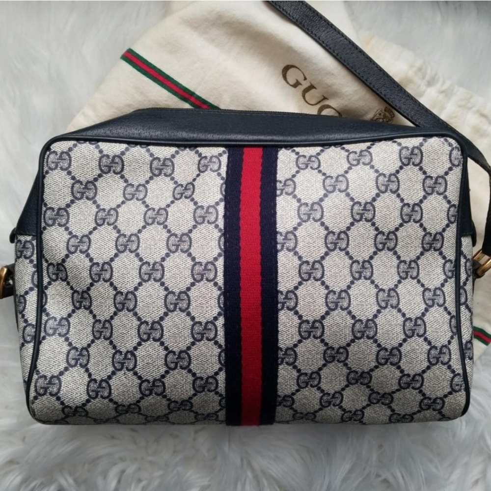 Authentic Vintage Gucci Camera Shoulder Bag - Picture 4 of 12
